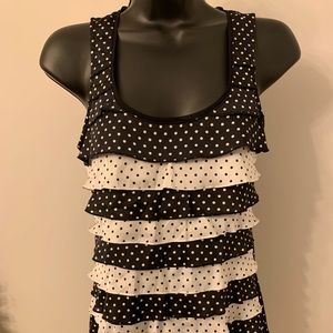 White house black market tank xs